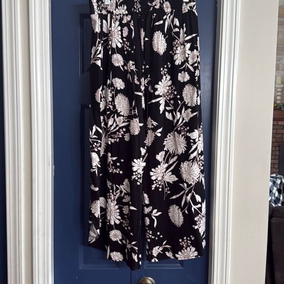 Maurices Flowy Flyaway Floral Pants Size M NWOT - Picture 6 of 7